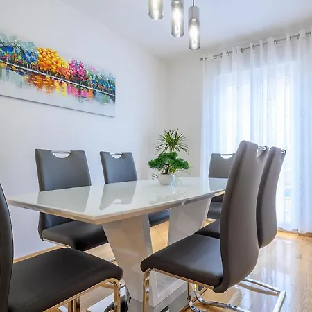 Relax 001 With Pool Apartamento Makarska